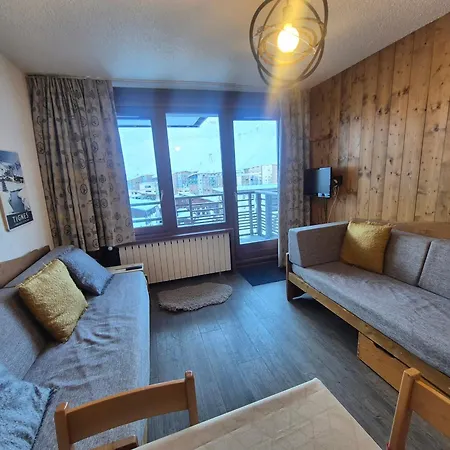 Cosy Avec Balcon - Proche Pistes Et Commerces - Val Claret, - Fr-1-502-322 Apartment *
